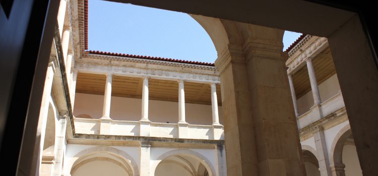 Visita técnica à porta conventual e loja do Mosteiro de Alcobaça
