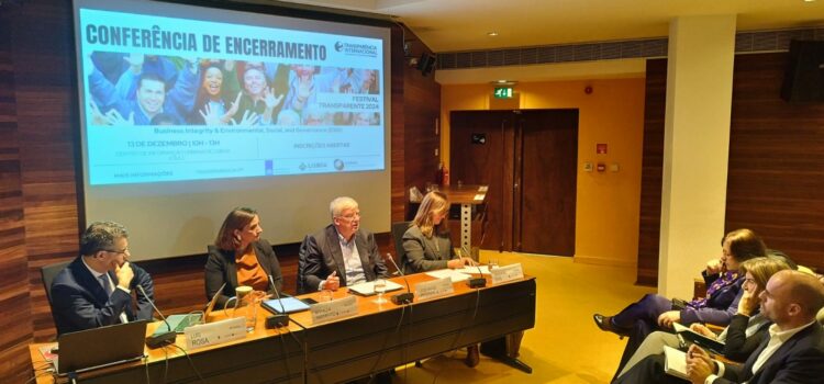 (Re)vê a Conferência de Encerramento do Festival Transparente 2024